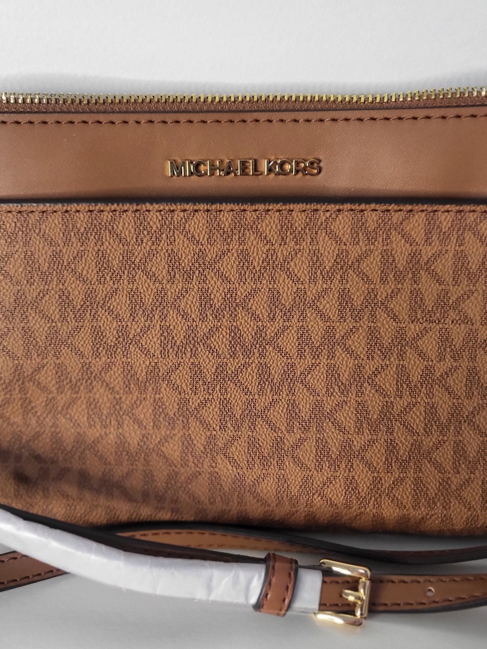 Michael Kors Women's Tan Leather Tote Bag - Picture 9 of 15